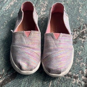 TOMS girls shoes